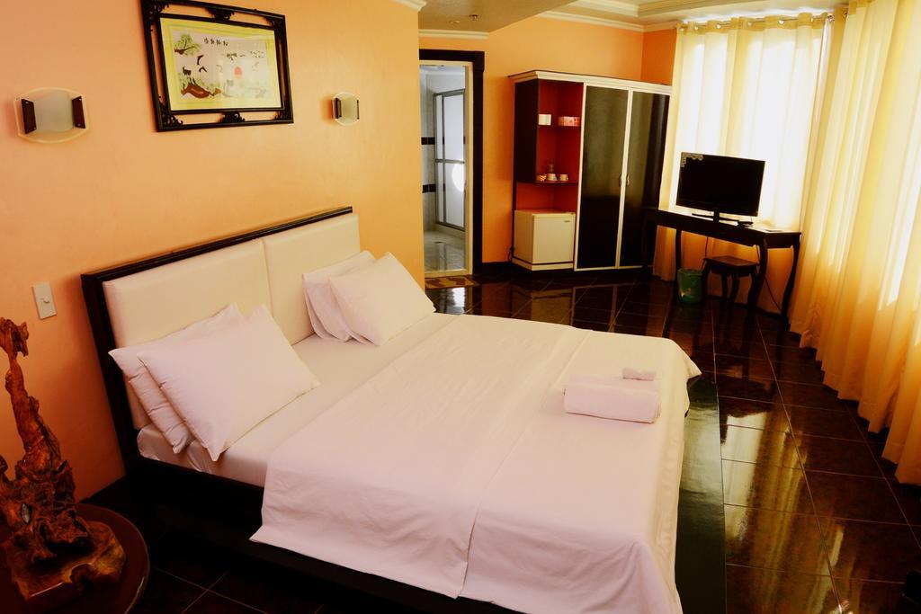 Jaimee'S Hotel, Resort And Restaurant Maasin  Zimmer foto